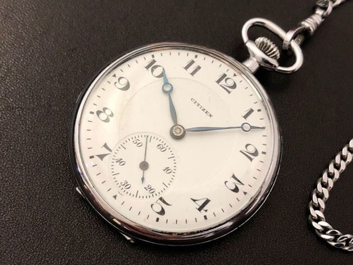 Dong ho day da citizen