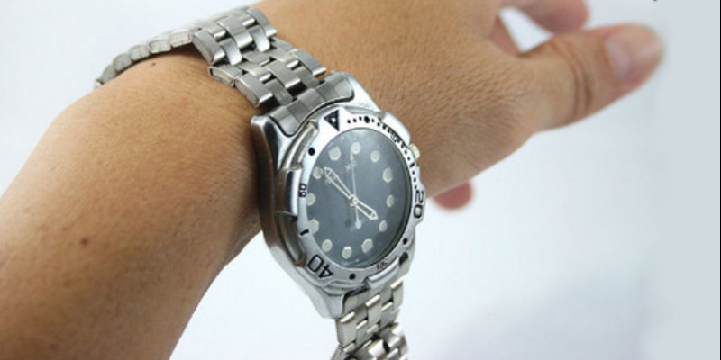 đồng hồ lên dây cót cổ