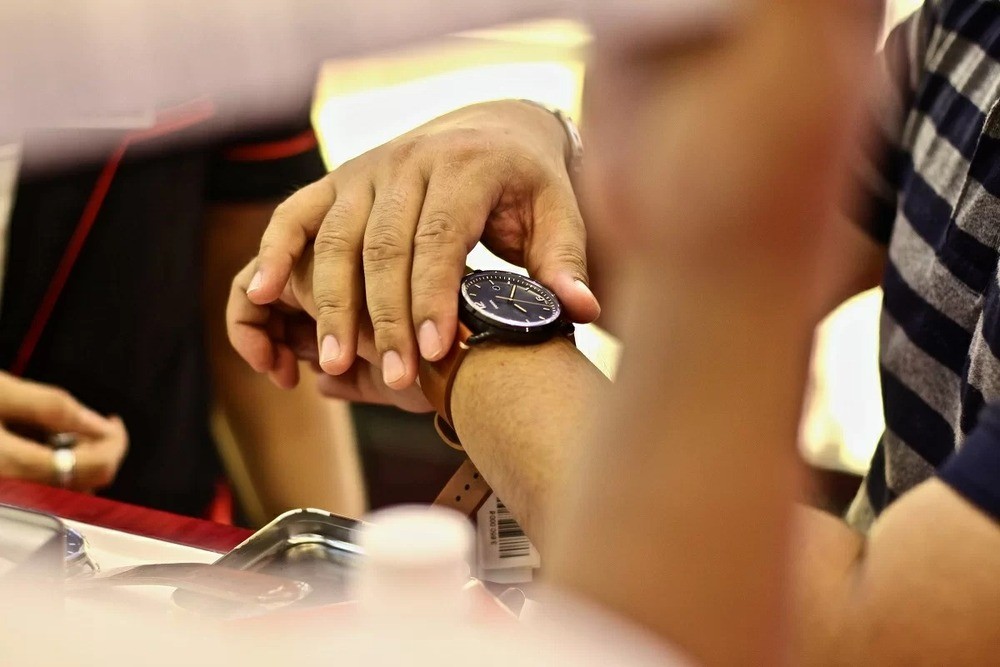 Mua đồng hồ nam chính hãng ở đâu