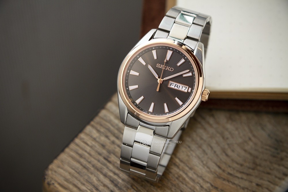 Thay dây đồng hồ kim loại